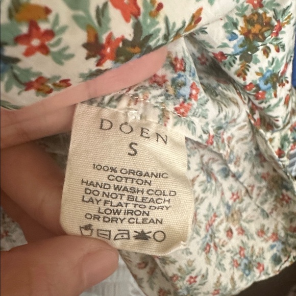 Doen Claudette pintucked floral-print cotton-voile top - Picture 3 of 5